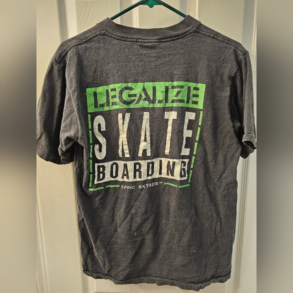 Circa 1986 Vintage Eppic Skateboard Tee size L